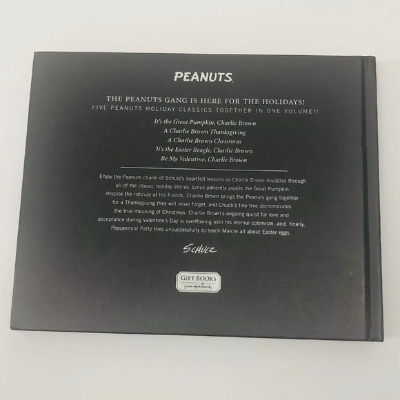 [Peanuts] Holidays Through The Years Book - Picture 2 of 8